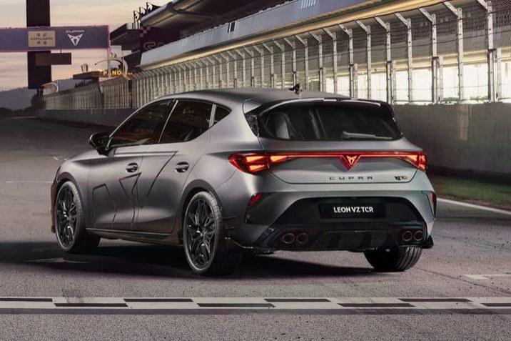 A Cupra tovább feszíti a húrt, itt a legdurvább Leon VZ TCR